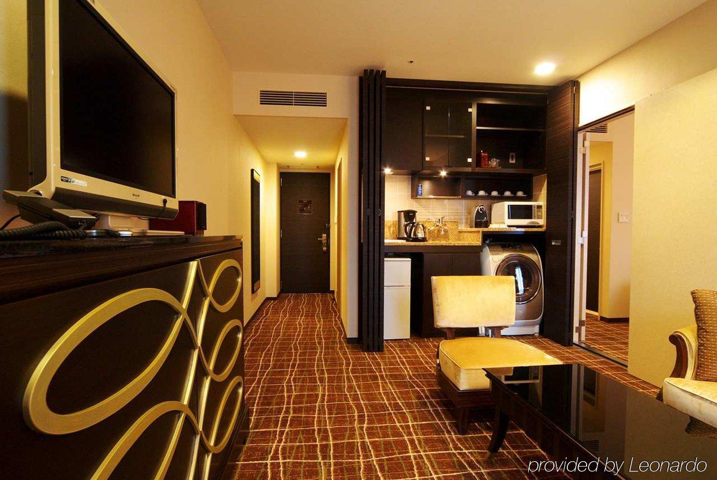 Doubletree By Hilton Naha Hotel Exterior photo